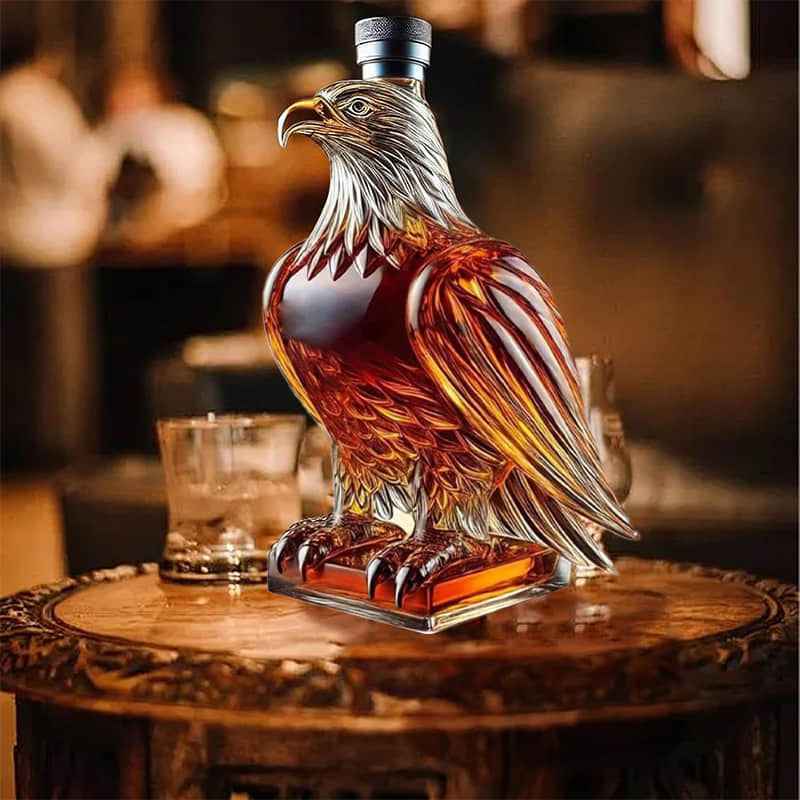 🦅Whiskey Bottle – A Masterpiece of Craftsmanship and Strength, Capturing the Spirit of Freedom in Every Detail