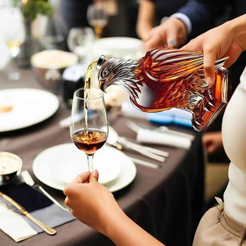 🦅Whiskey Bottle – A Masterpiece of Craftsmanship and Strength, Capturing the Spirit of Freedom in Every Detail