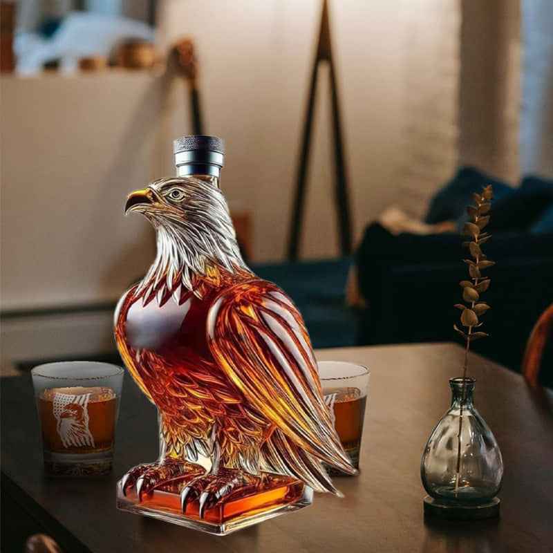 🦅Whiskey Bottle – A Masterpiece of Craftsmanship and Strength, Capturing the Spirit of Freedom in Every Detail