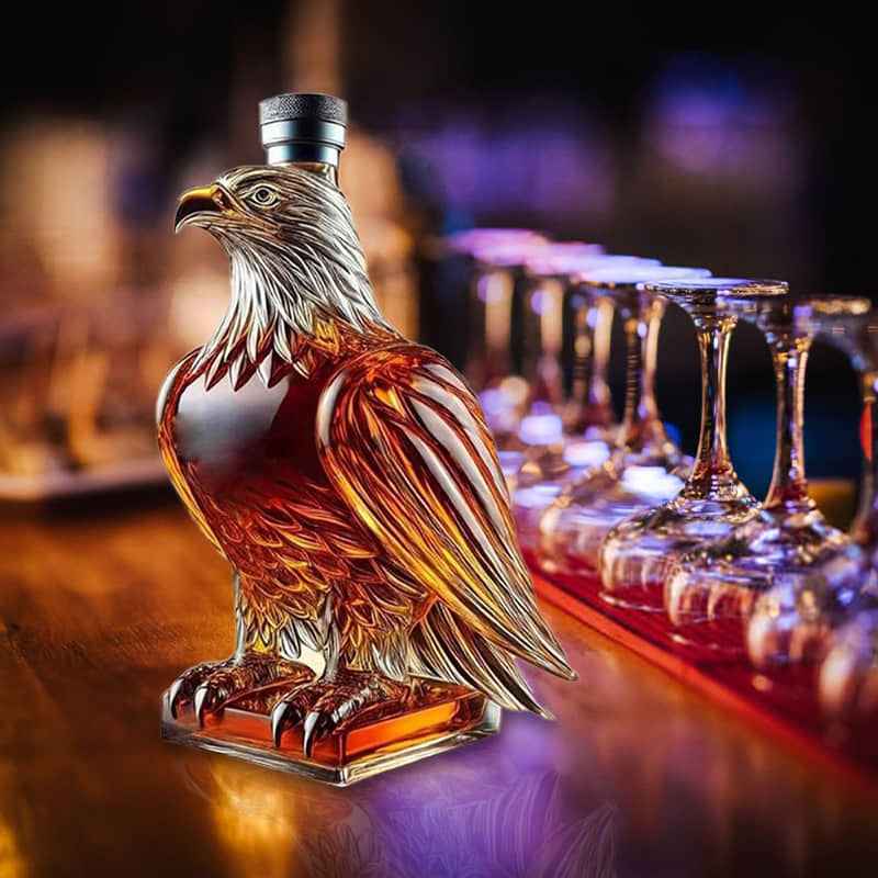 🦅Whiskey Bottle – A Masterpiece of Craftsmanship and Strength, Capturing the Spirit of Freedom in Every Detail