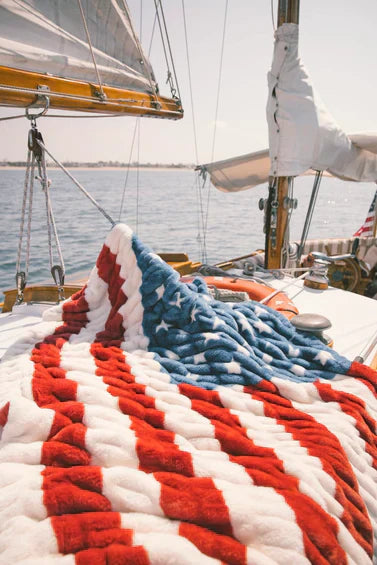 🇺🇸❤️American Flag Flannel Blanket — Ultra-Soft Flannel | Non-Shedding | Suitable for All Seasons
