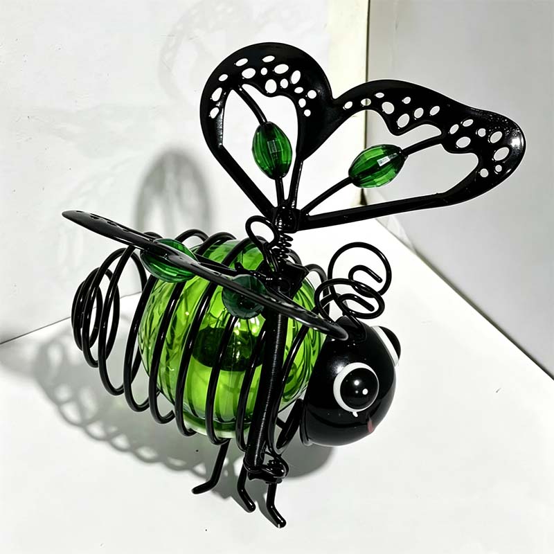 🌙🍃🪴Hanging Solar Bee Light – Warm Amber Glow, Flicker-Free, Perfect for Garden Parties, Camping, or Kids’ Rooms – Spread Joy Day and Night 🌞🌜